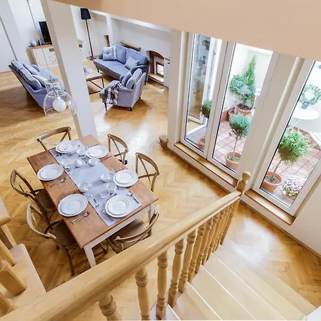 Classy Penthouse Apartamento